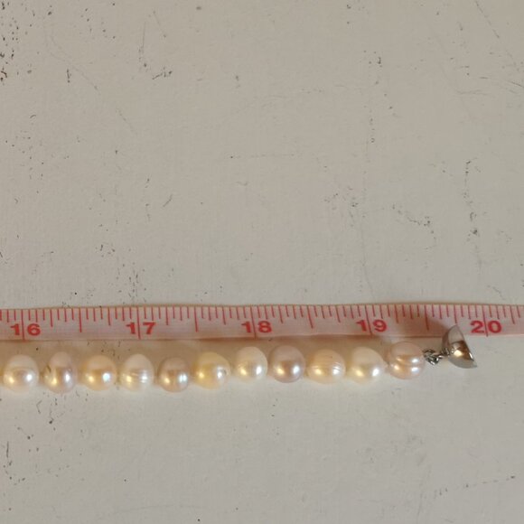 Beautiful Boxed Multi-Coloured Freshwater Pearl Necklace and Bracelet Set - Picture 8 of 15